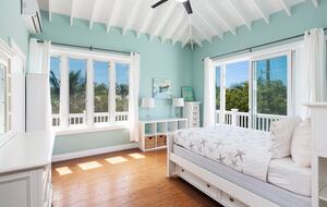 Steps from French Leave Beach | Spacious Luxury in Governor’s Harbour - Governor's Harbour, Bahamas