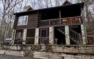 Secluded Blue Ridge Cabin with Hot Tub & Firepit - Blue Ridge, Georgia