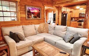 Secluded Blue Ridge Cabin with Hot Tub & Firepit - Blue Ridge, Georgia