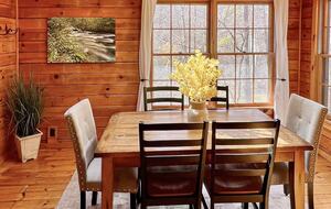 Secluded Blue Ridge Cabin with Hot Tub & Firepit - Blue Ridge, Georgia