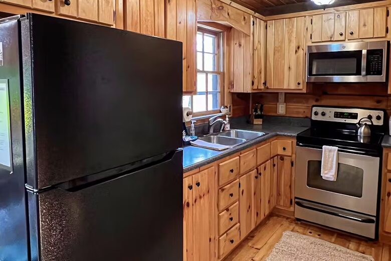 Secluded Blue Ridge Cabin with Hot Tub & Firepit - Blue Ridge, Georgia