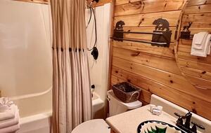 Secluded Blue Ridge Cabin with Hot Tub & Firepit - Blue Ridge, Georgia