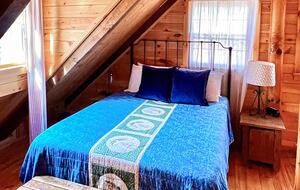 Secluded Blue Ridge Cabin with Hot Tub & Firepit - Blue Ridge, Georgia