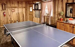 Secluded Blue Ridge Cabin with Hot Tub & Firepit - Blue Ridge, Georgia