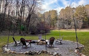 Secluded Blue Ridge Cabin with Hot Tub & Firepit - Blue Ridge, Georgia