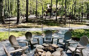 Secluded Blue Ridge Cabin with Hot Tub & Firepit - Blue Ridge, Georgia