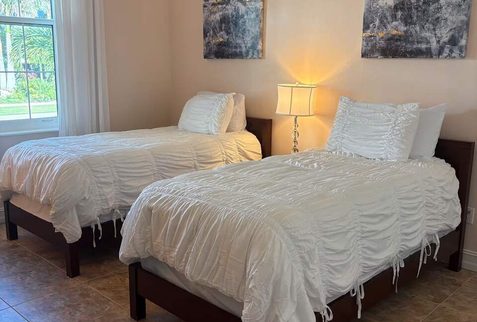 Spacious Marco Island Retreat Steps from Beaches & Shops - Marco Island, Florida