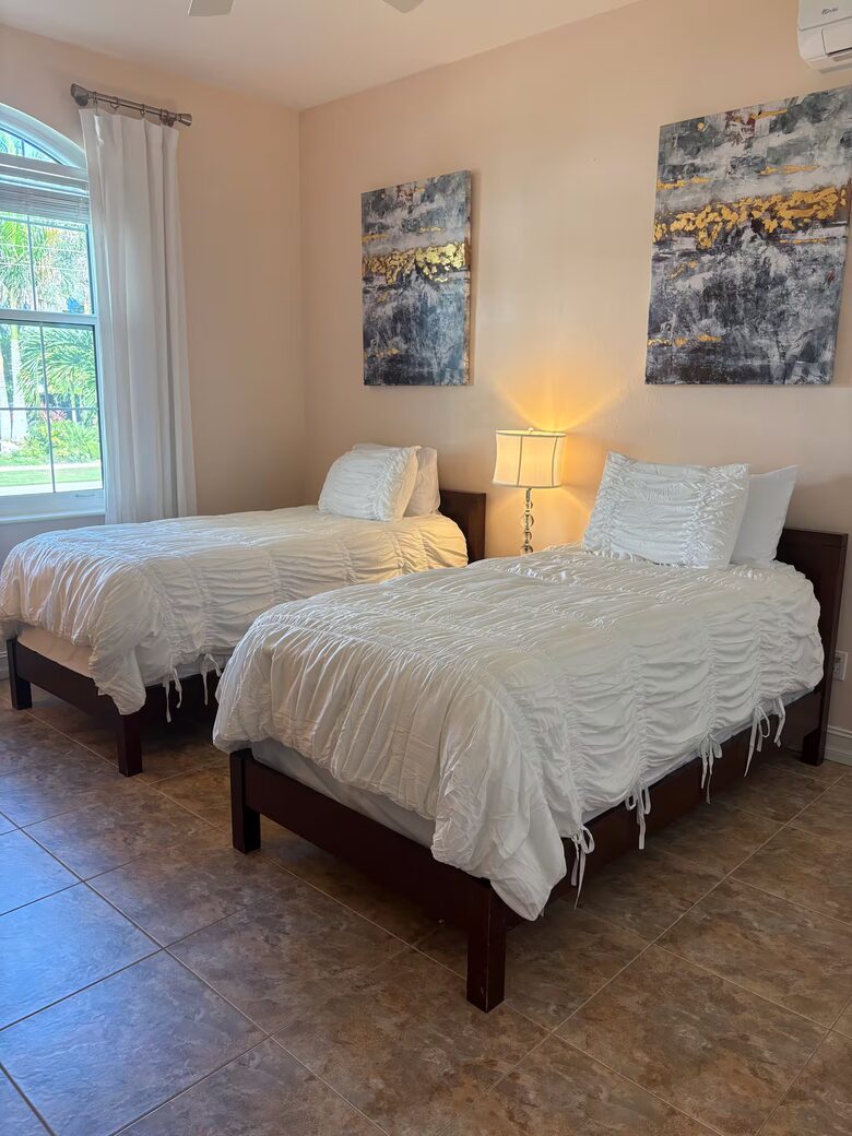 Spacious Marco Island Retreat Steps from Beaches & Shops - Marco Island, Florida