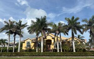 Spacious Marco Island Retreat Steps from Beaches & Shops - Marco Island, Florida