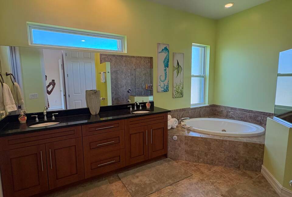 Spacious Marco Island Retreat Steps from Beaches & Shops - Marco Island, Florida