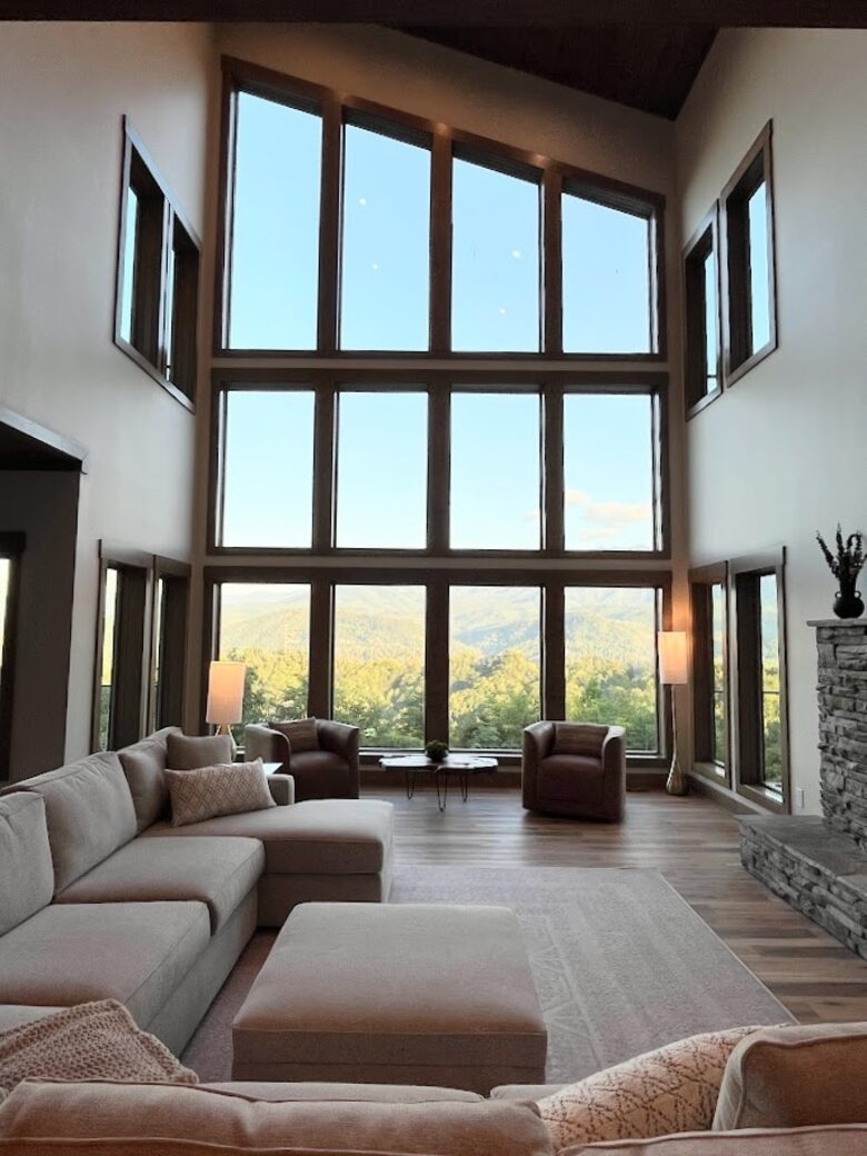 Contemporary Mountain Haven with Breathtaking Vistas - Gatlinburg, Tennessee