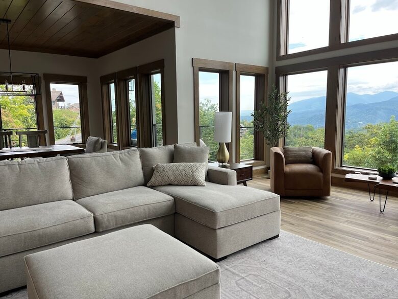 Contemporary Mountain Haven with Breathtaking Vistas - Gatlinburg, Tennessee