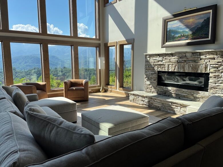 Contemporary Mountain Haven with Breathtaking Vistas - Gatlinburg, Tennessee