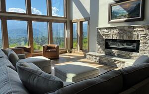 Contemporary Mountain Haven with Breathtaking Vistas - Gatlinburg, Tennessee