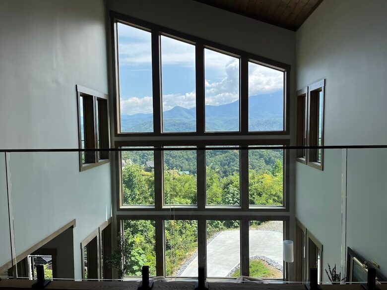 Contemporary Mountain Haven with Breathtaking Vistas - Gatlinburg, Tennessee