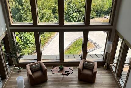 Contemporary Mountain Haven with Breathtaking Vistas - Gatlinburg, Tennessee