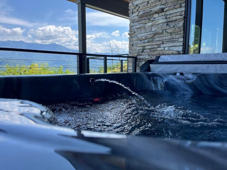 Contemporary Mountain Haven with Breathtaking Vistas - Gatlinburg, Tennessee