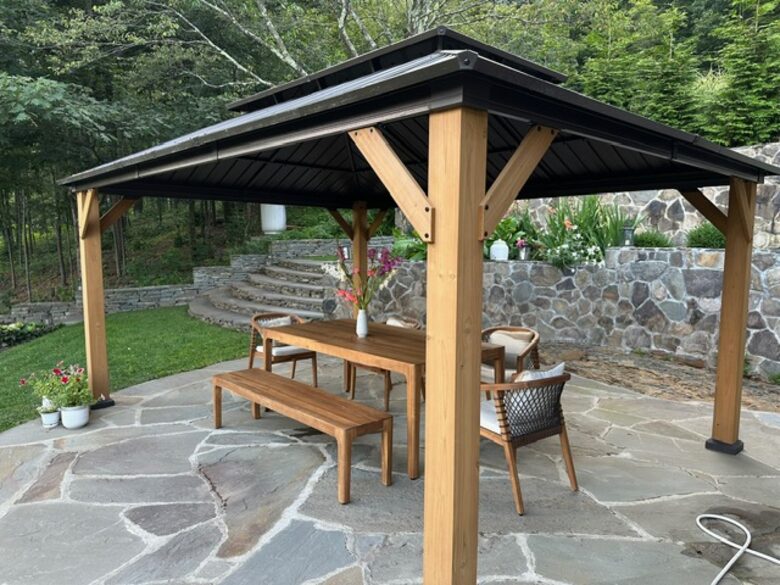 Easter's First Blooms at the Estate and Late April Exclusive Tulip Extravaganza - Woodstock, New York