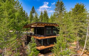 Glass-Walled Retreat on Lake Pend Oreille - Sagle, Idaho
