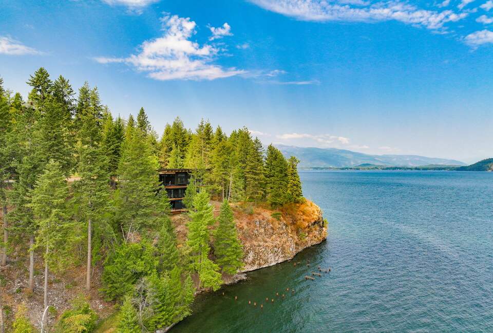Glass-Walled Retreat on Lake Pend Oreille - Sagle, Idaho