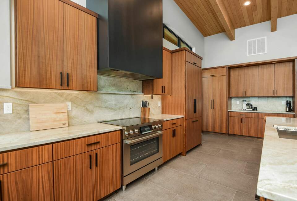 Glass-Walled Retreat on Lake Pend Oreille - Sagle, Idaho