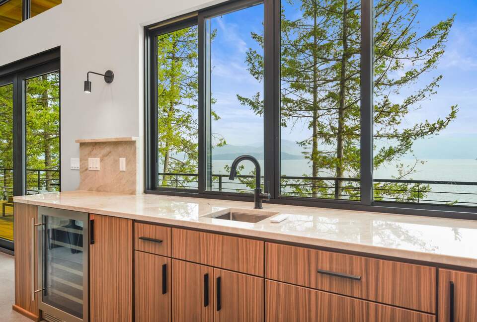 Glass-Walled Retreat on Lake Pend Oreille - Sagle, Idaho