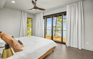 Glass-Walled Retreat on Lake Pend Oreille - Sagle, Idaho