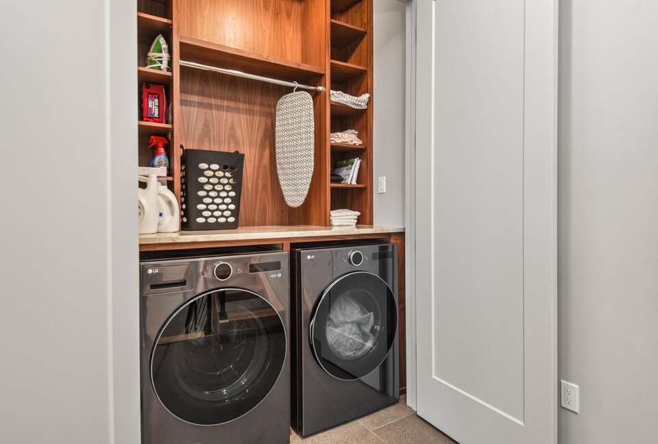 Glass-Walled Retreat on Lake Pend Oreille - Sagle, Idaho