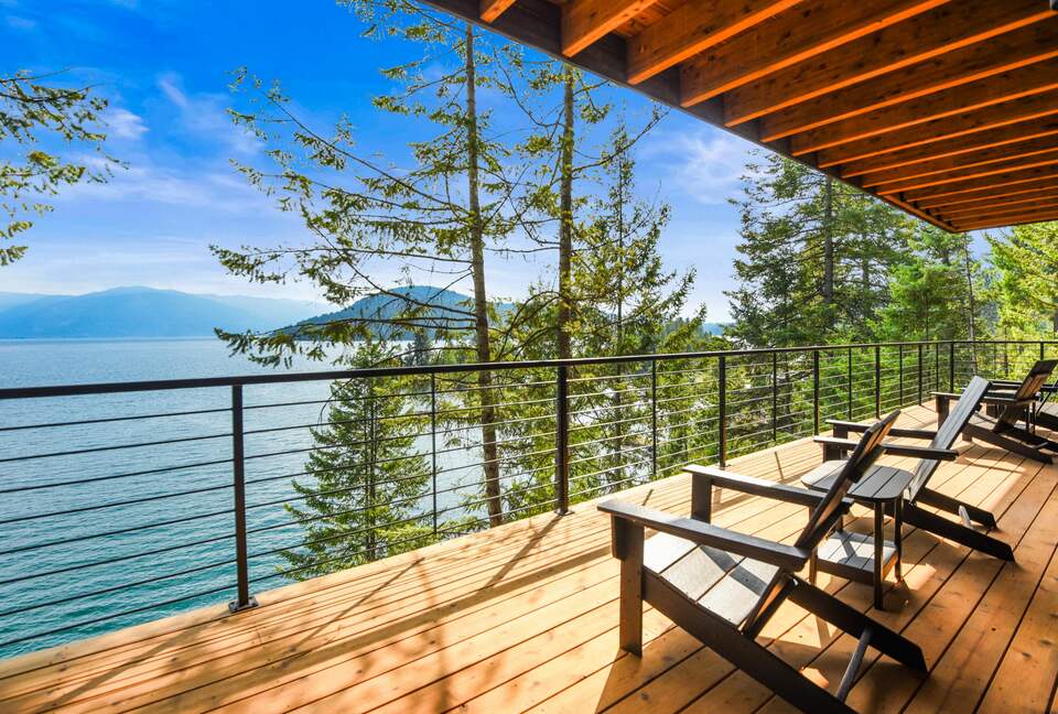 Glass-Walled Retreat on Lake Pend Oreille - Sagle, Idaho