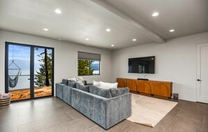 Glass-Walled Retreat on Lake Pend Oreille - Sagle, Idaho