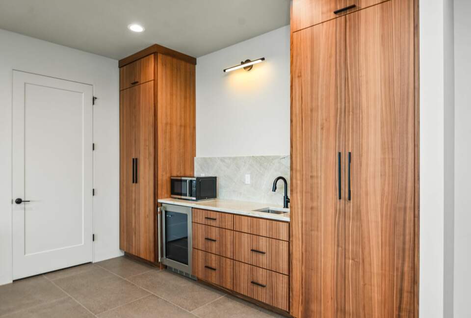 Glass-Walled Retreat on Lake Pend Oreille - Sagle, Idaho