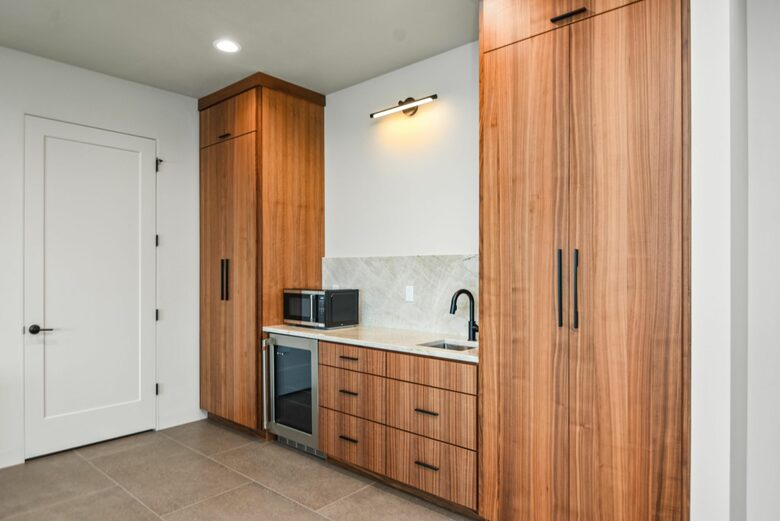 Glass-Walled Retreat on Lake Pend Oreille - Sagle, Idaho