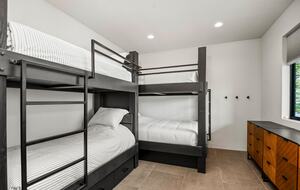 Glass-Walled Retreat on Lake Pend Oreille - Sagle, Idaho