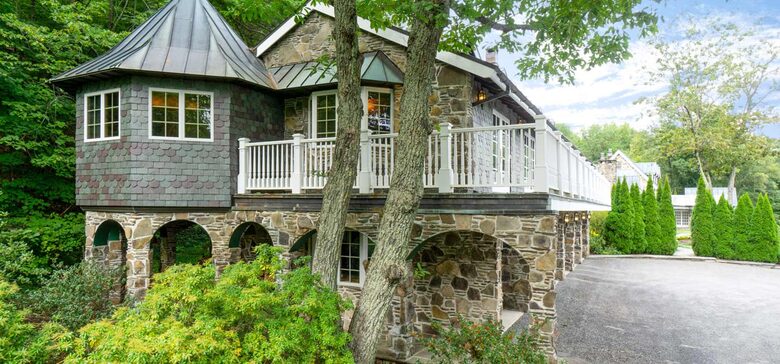 Carriage house **** Not included with property until 2026