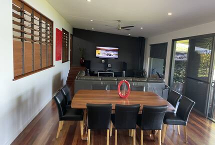 Group Getaway with Firepit & BBQ on Lake Tinaroo - Barrine, Australia