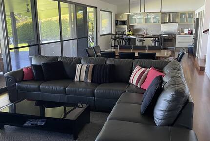 Group Getaway with Firepit & BBQ on Lake Tinaroo - Barrine, Australia