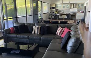 Group Getaway with Firepit & BBQ on Lake Tinaroo - Barrine, Australia