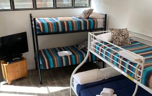 Group Getaway with Firepit & BBQ on Lake Tinaroo - Barrine, Australia