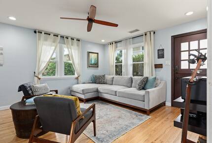 Modern Coastal Retreat in Long Beach - Long Beach, California