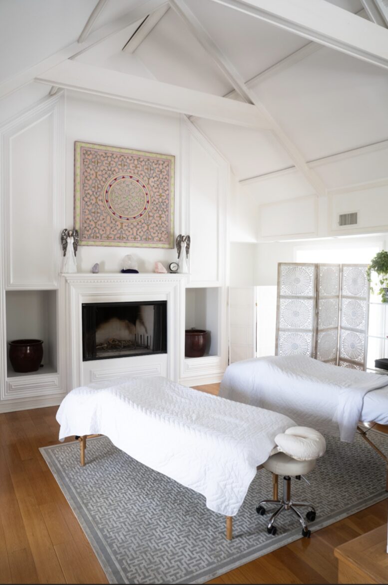 Easter's First Blooms at the Estate and Late April Exclusive Tulip Extravaganza - Woodstock, New York