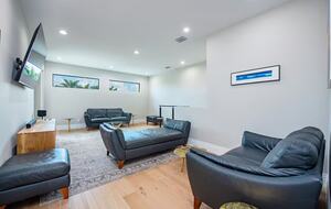 Luxury 4-Bedroom Home Near Vanderbilt Beach - Naples, Florida