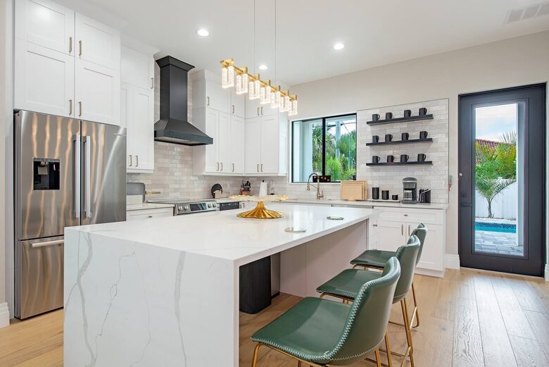 Luxury 4-Bedroom Home Near Vanderbilt Beach - Naples, Florida