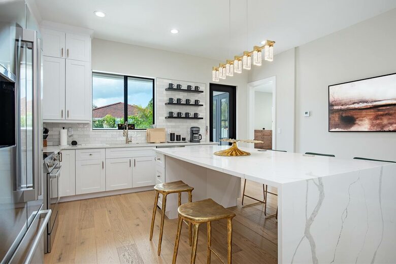 Luxury 4-Bedroom Home Near Vanderbilt Beach - Naples, Florida