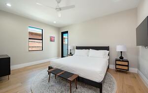 Luxury 4-Bedroom Home Near Vanderbilt Beach - Naples, Florida