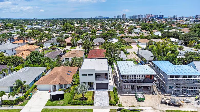 Luxury 4-Bedroom Home Near Vanderbilt Beach - Naples, Florida
