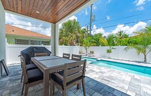 Luxury 4-Bedroom Home Near Vanderbilt Beach - Naples, Florida