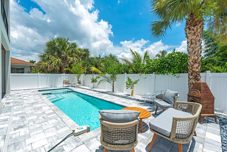 Luxury 4-Bedroom Home Near Vanderbilt Beach - Naples, Florida