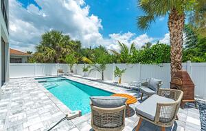Luxury 4-Bedroom Home Near Vanderbilt Beach - Naples, Florida