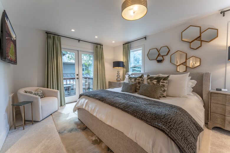 Iron Horse - Southern Belle - Crested Butte, Colorado