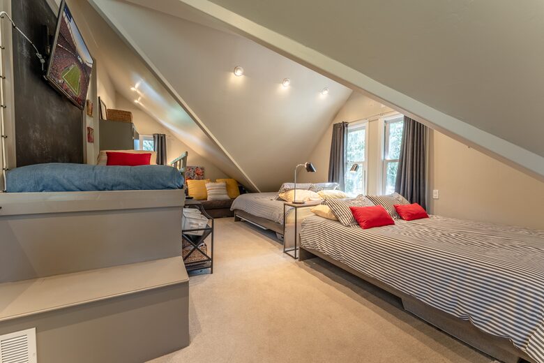 Iron Horse - Southern Belle - Crested Butte, Colorado